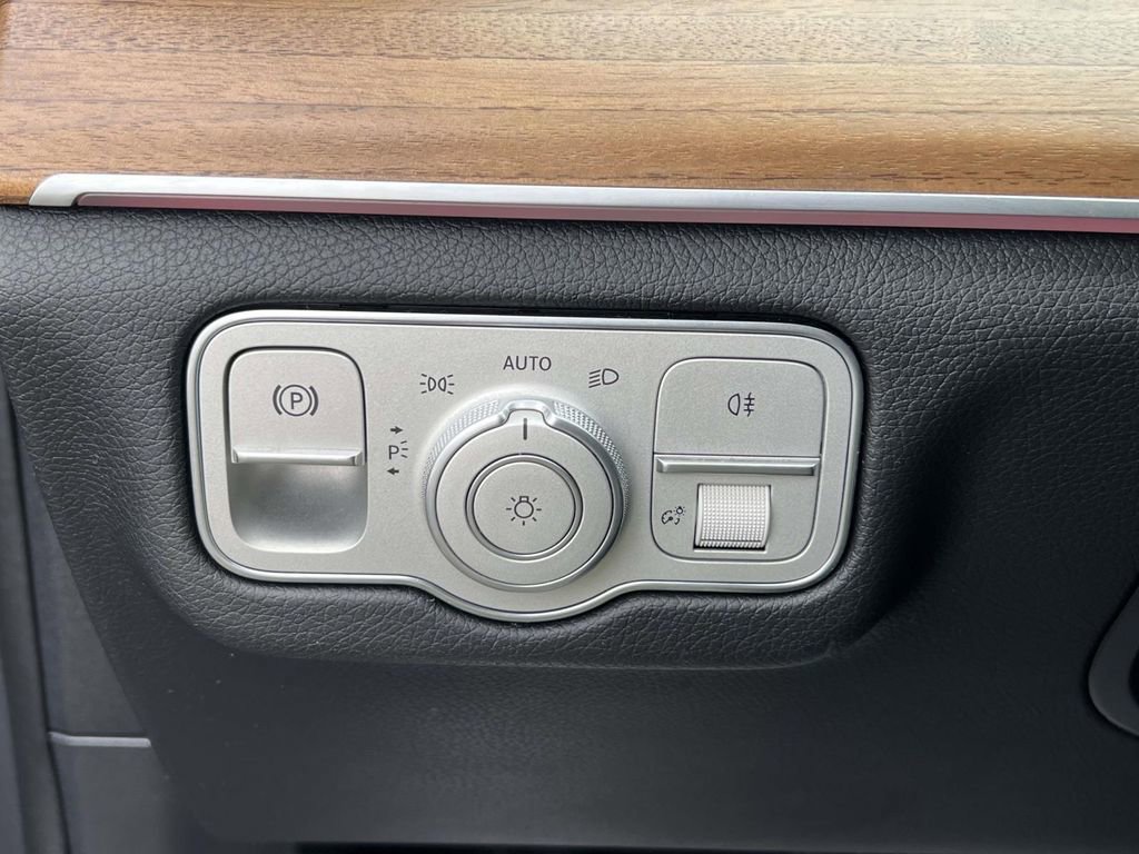 Used 2023 Mercedes-Benz GLE 350 4MATIC image 22