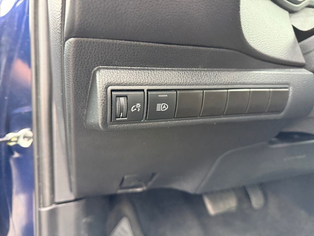 Certified 2024 Toyota Corolla LE image 28