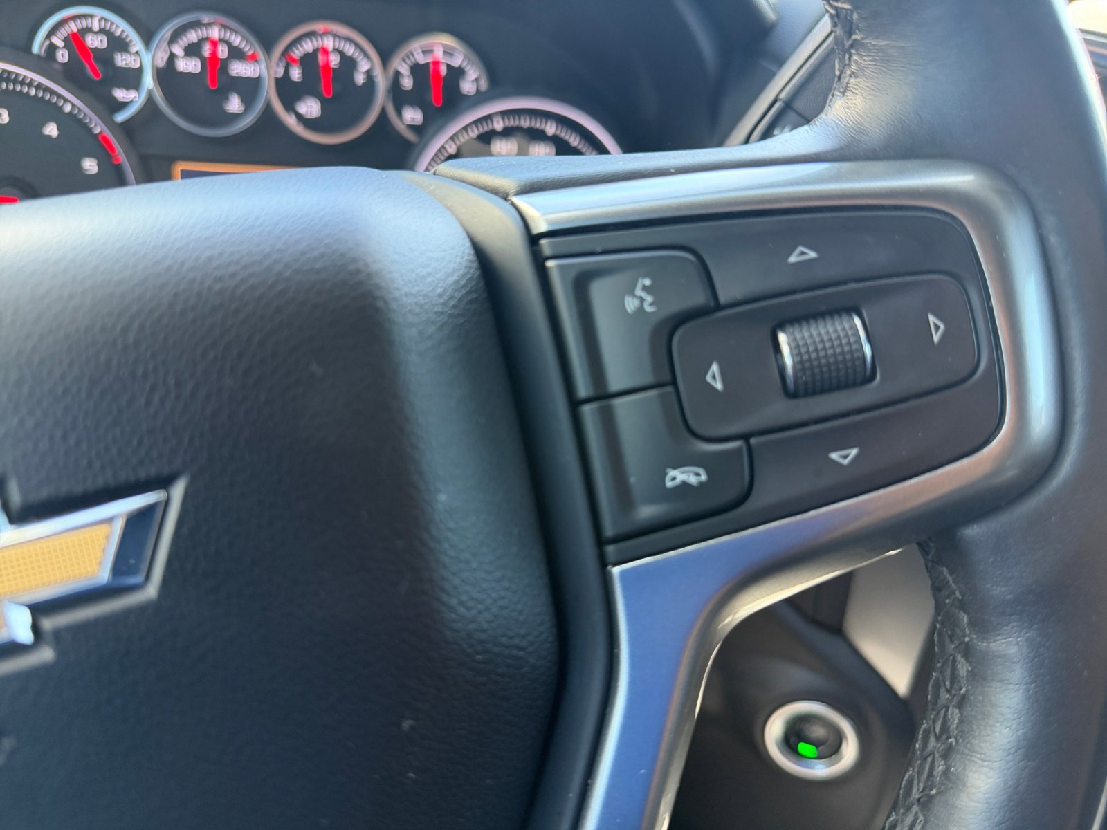 Used 2022 Chevrolet Silverado 2500 LTZ AWD/4WD image 19