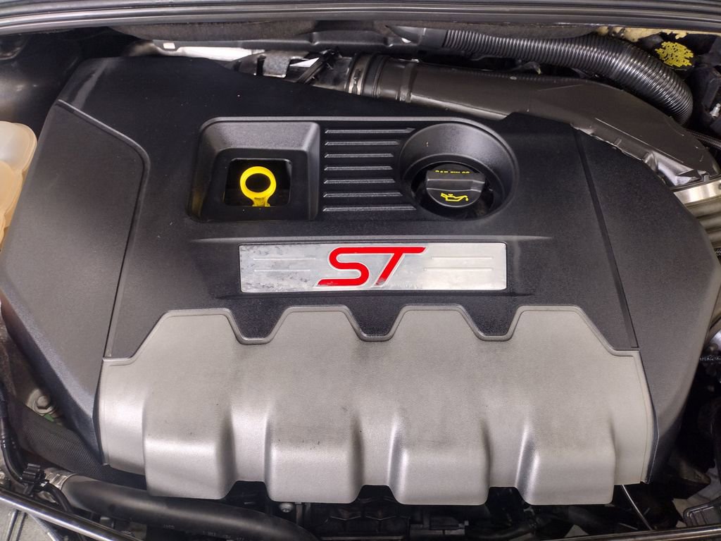 Used 2017 Ford Focus ST image 8