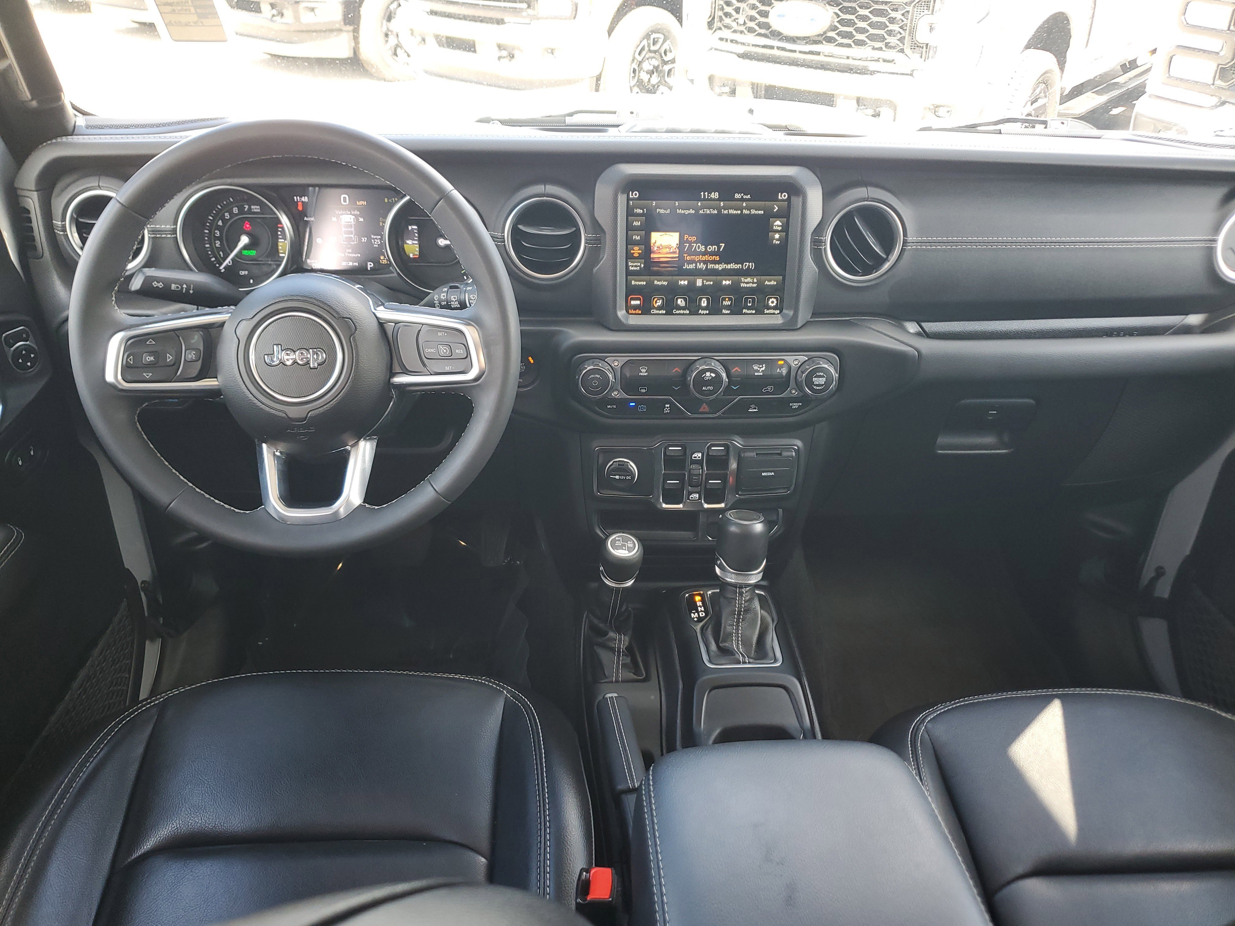 Used 2023 Jeep Wrangler Unlimited Sahara image 17