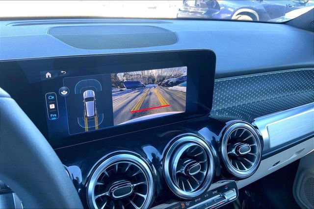 Used 2025 Mercedes-Benz GLB 250 4MATIC image 22