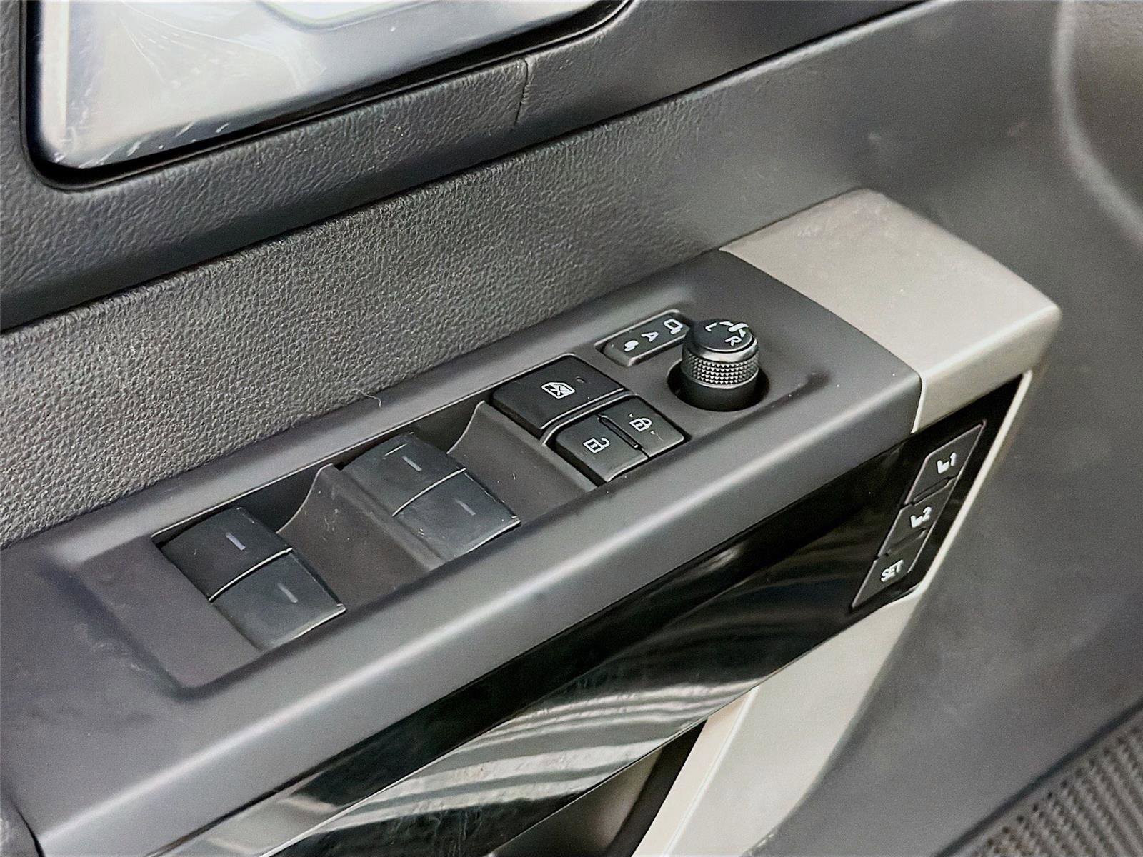 Used 2025 Toyota Sequoia Limited AWD/4WD image 19