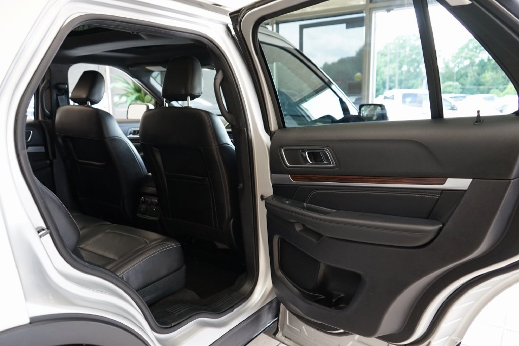 Used 2019 Ford Explorer Limited w/ Class III Trailer Tow Package AWD/4WD image 50