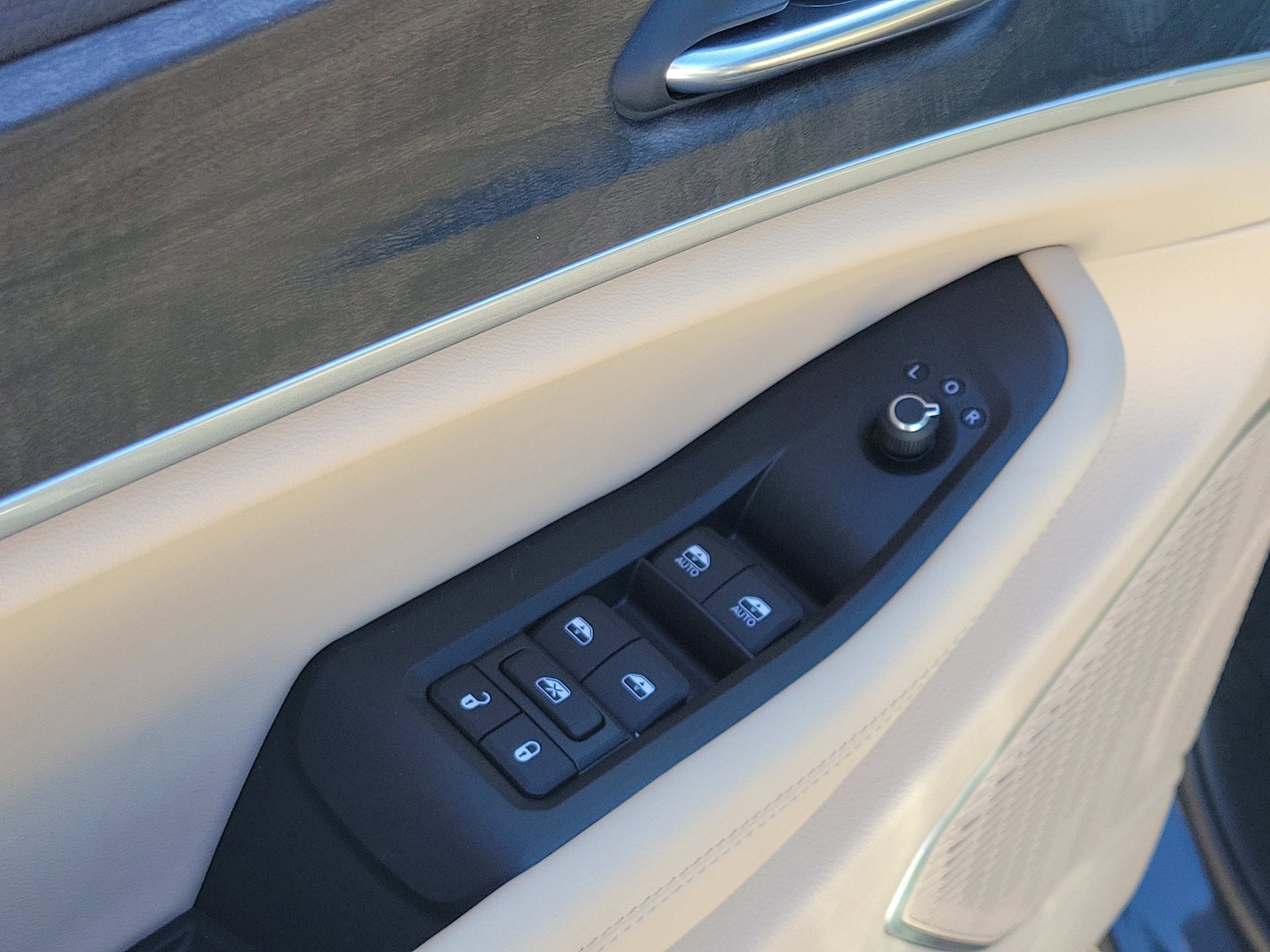 New 2026 Jeep Grand Cherokee Limited RWD image 17