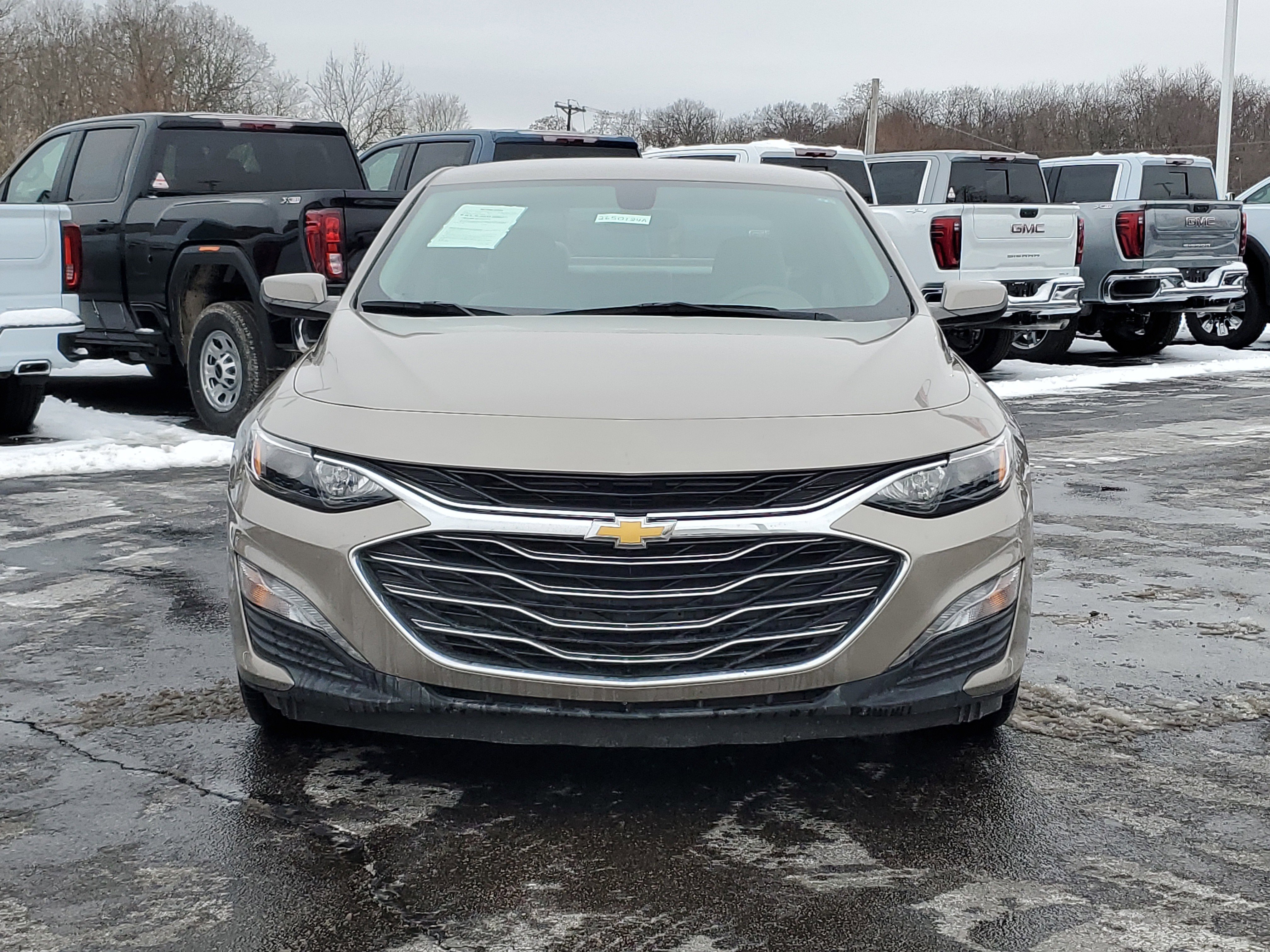 Used 2022 Chevrolet Malibu LT image 2