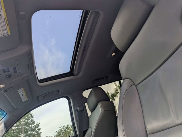 Used 2015 Chevrolet Suburban LT w/ Luxury Package RWD image 22