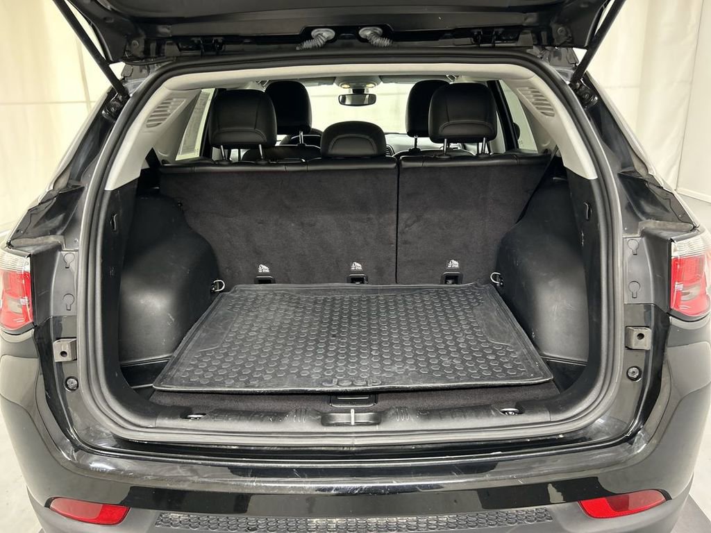 Used 2019 Jeep Compass Latitude w/ Cold Weather Group AWD/4WD image 19