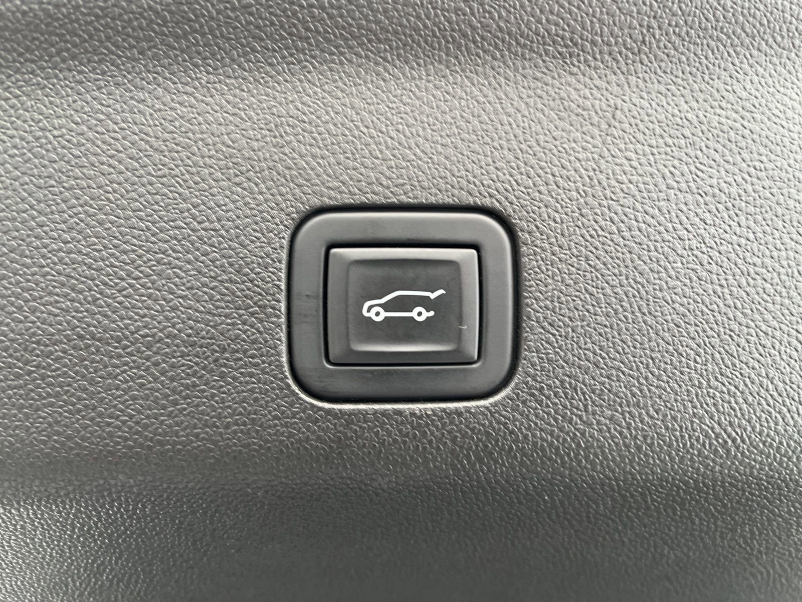 Certified 2023 Chevrolet Tahoe High Country w/ LPO, Illumination Package image 23