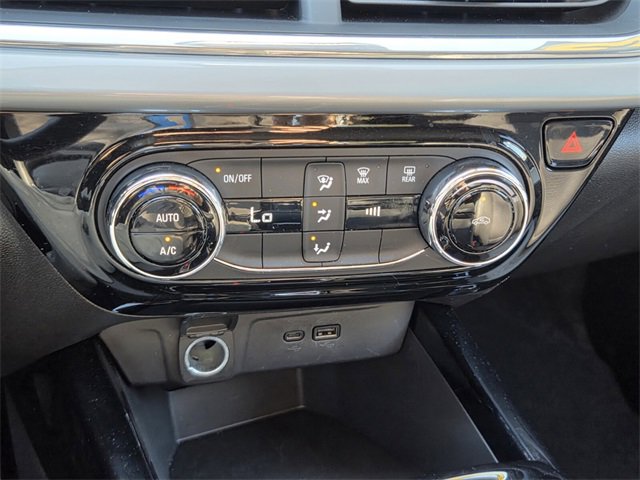 Used 2025 Chevrolet Trax LT image 33