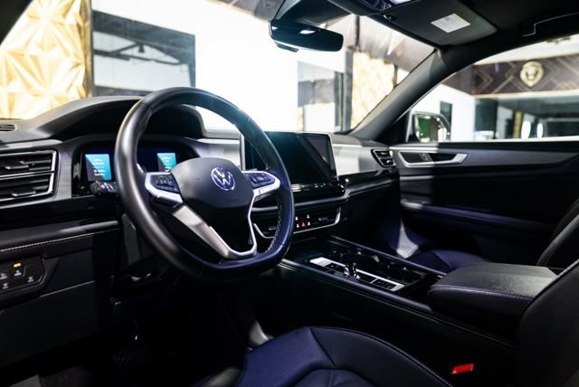 Used 2025 Volkswagen Atlas Cross Sport SE AWD/4WD image 11