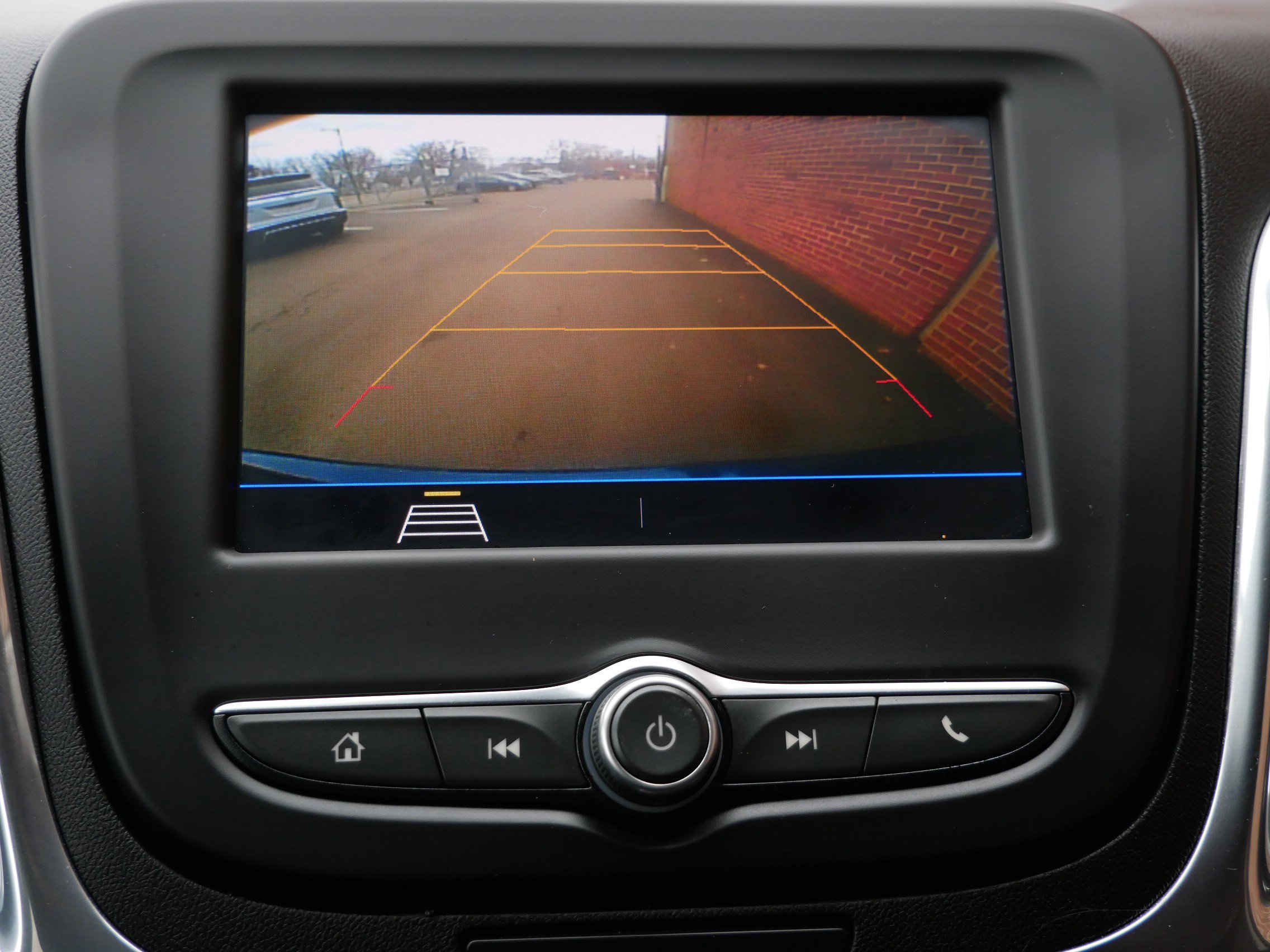 Used 2020 Chevrolet Equinox LT image 18