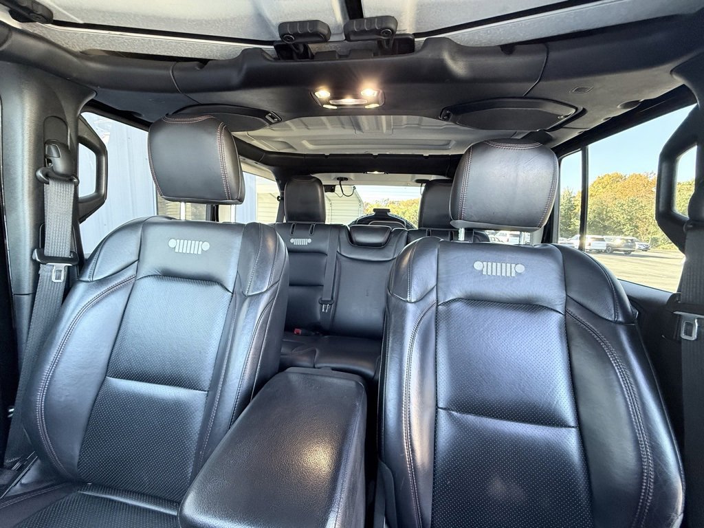 Used 2021 Jeep Wrangler Unlimited Rubicon w/ Xtreme Recon 35" Tire Package image 23