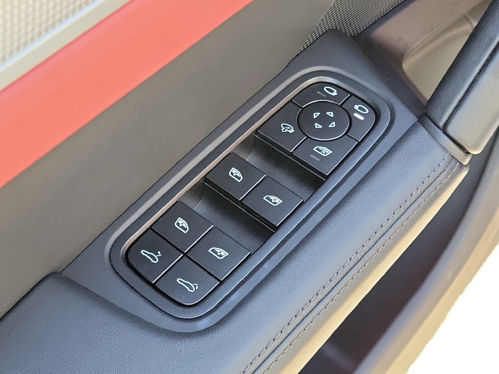 Certified 2026 Porsche Cayenne AWD/4WD image 26