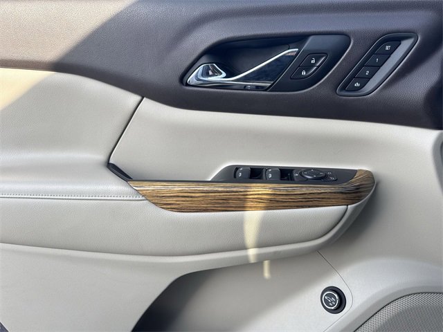 Certified 2017 GMC Acadia Denali w/ Technology Package image 23