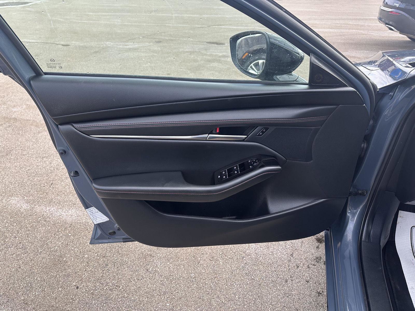 Used 2025 MAZDA MAZDA3 s image 17