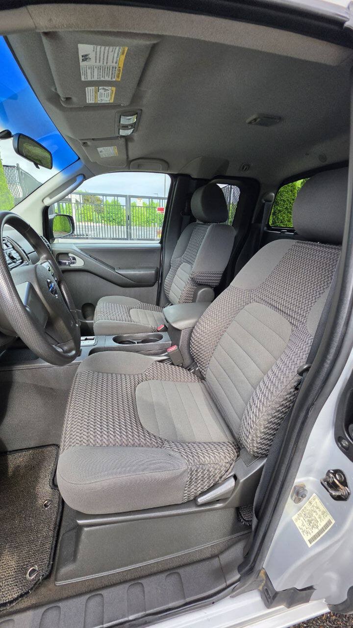 Used 2008 Nissan Frontier SE w/ SE Value Truck Pkg AWD/4WD image 10