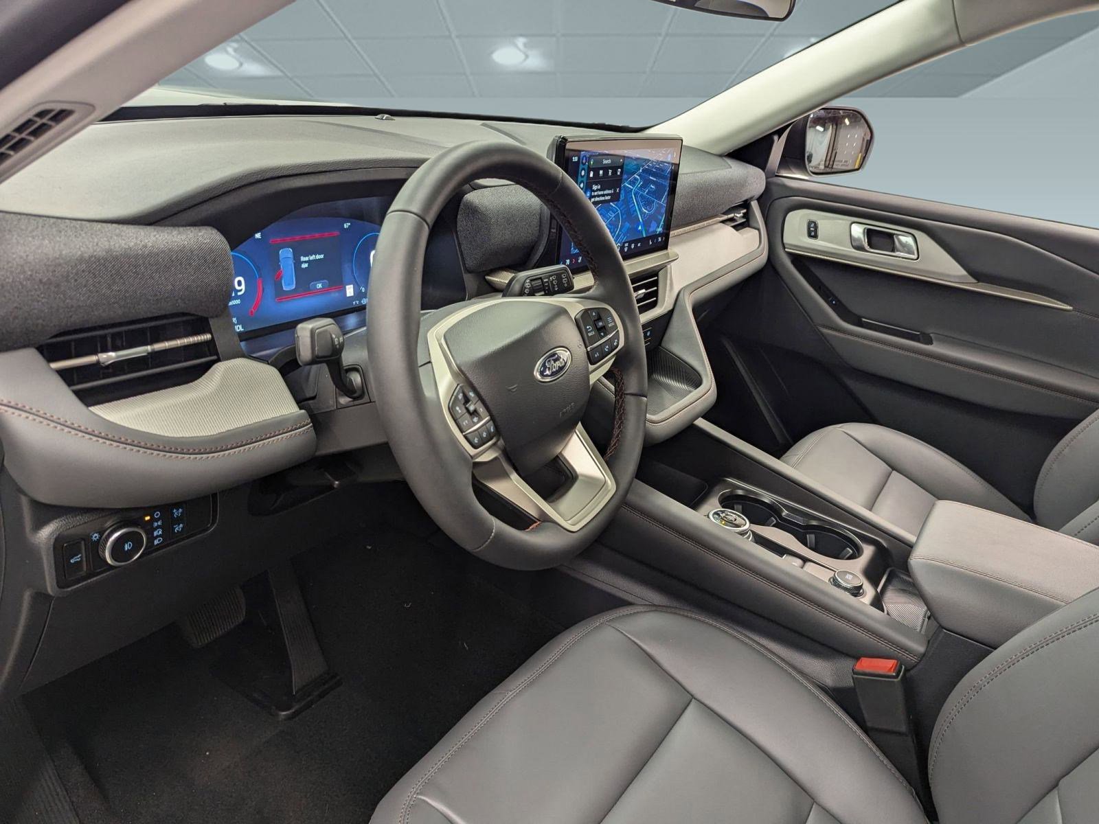 New 2026 Ford Explorer Active w/ Active Comfort Package image 3