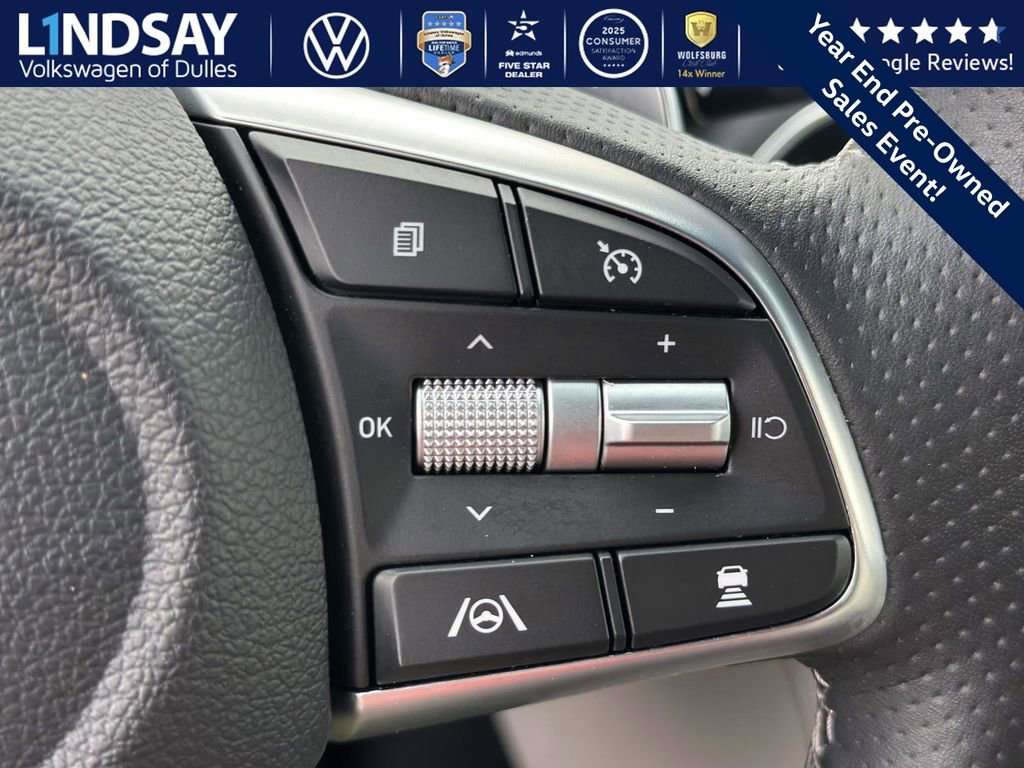 Used 2023 Genesis G70 2.0T image 21