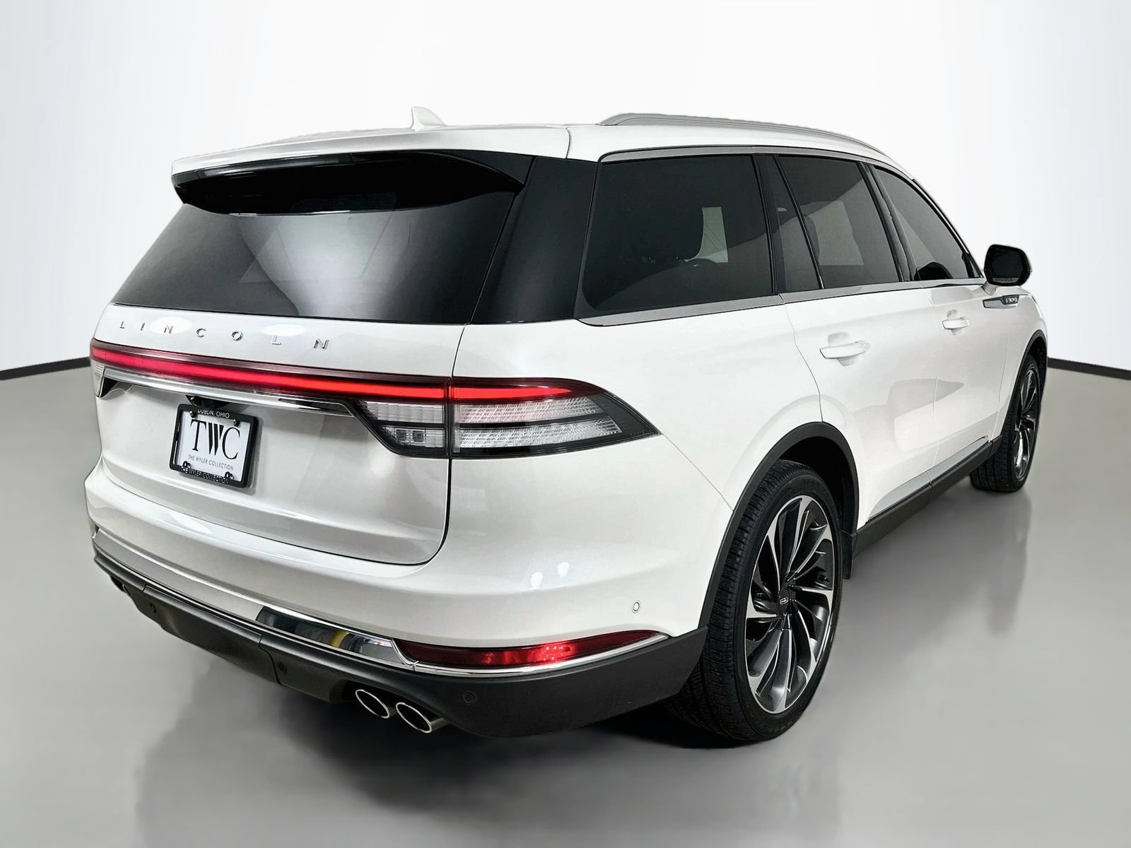 Used 2023 Lincoln Aviator Reserve w/ Equipment Group 201A AWD/4WD image 5