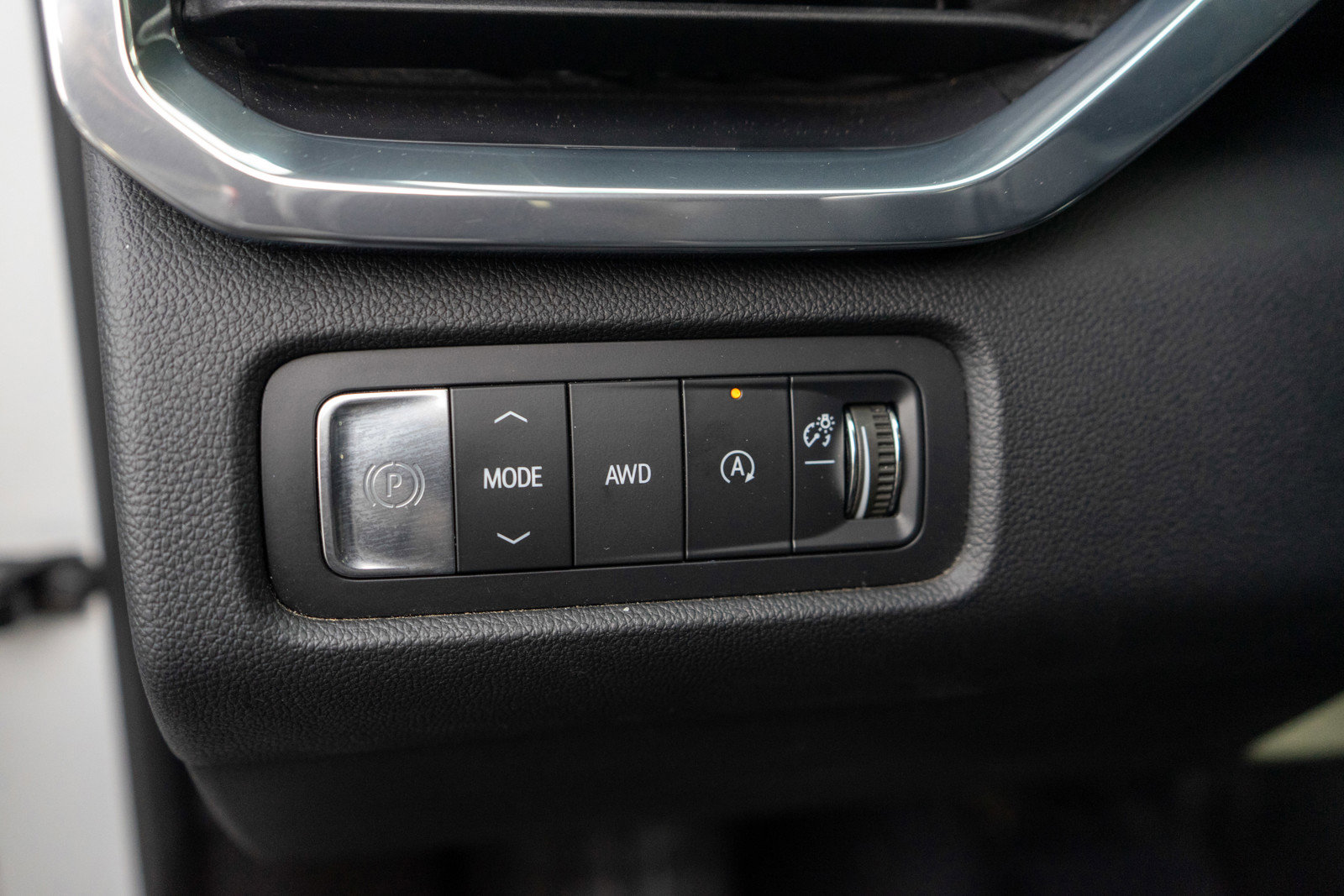 Used 2024 GMC Acadia Elevation image 16