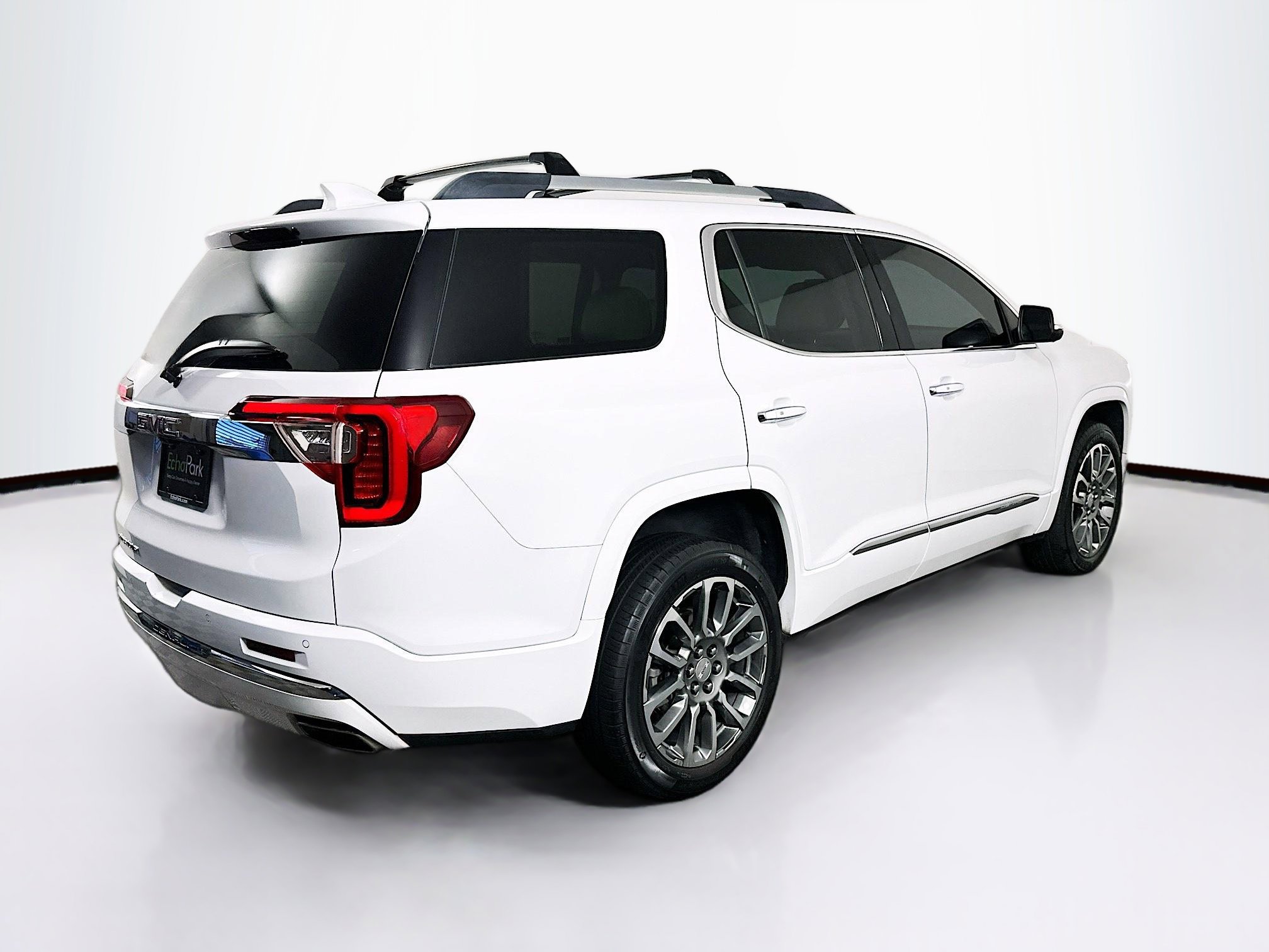 Used 2021 GMC Acadia Denali w/ Denali Technology Package FWD image 9