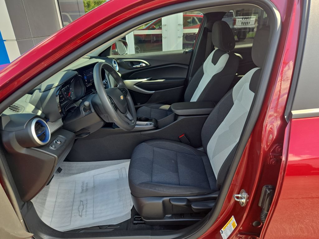 Certified 2024 Chevrolet Trax LS w/ LS Convenience Package FWD image 10