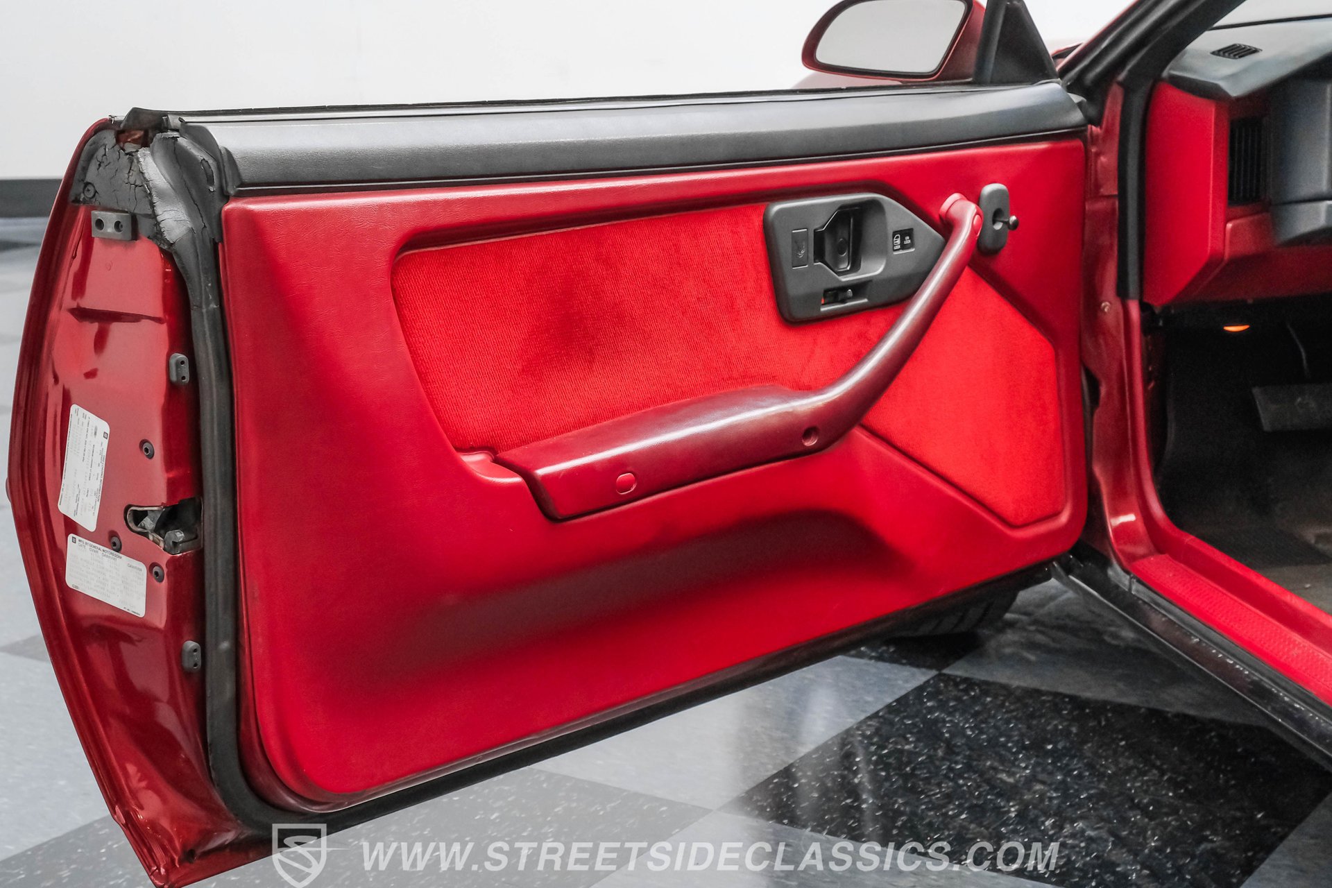 Used 1987 Pontiac Firebird Coupe image 39