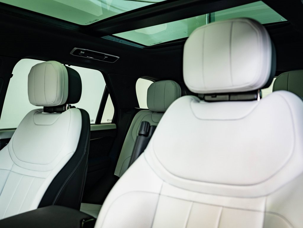 Used 2025 Land Rover Range Rover Sport Dynamic SE image 22