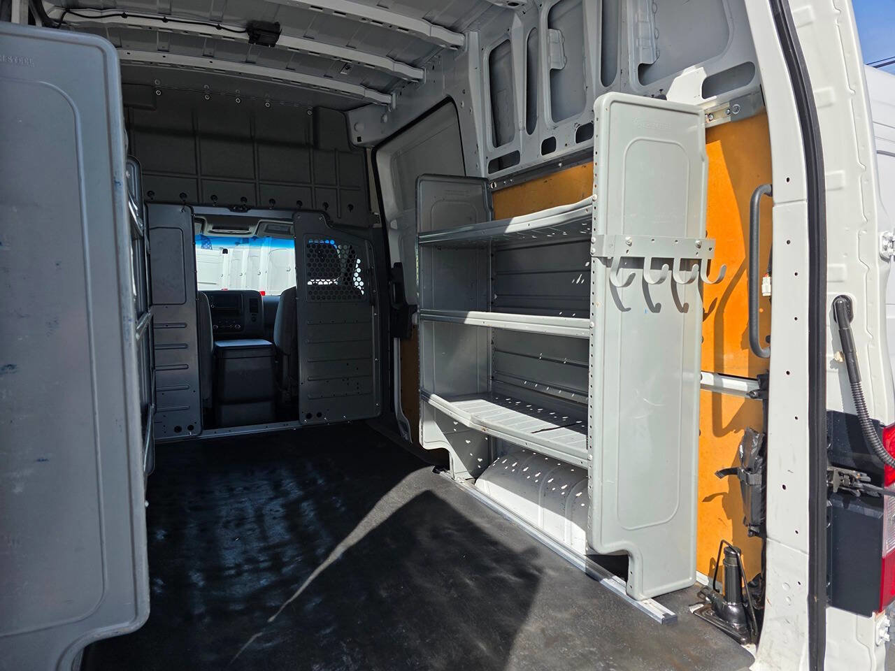 Used 2021 Nissan NV 2500 SV RWD image 13