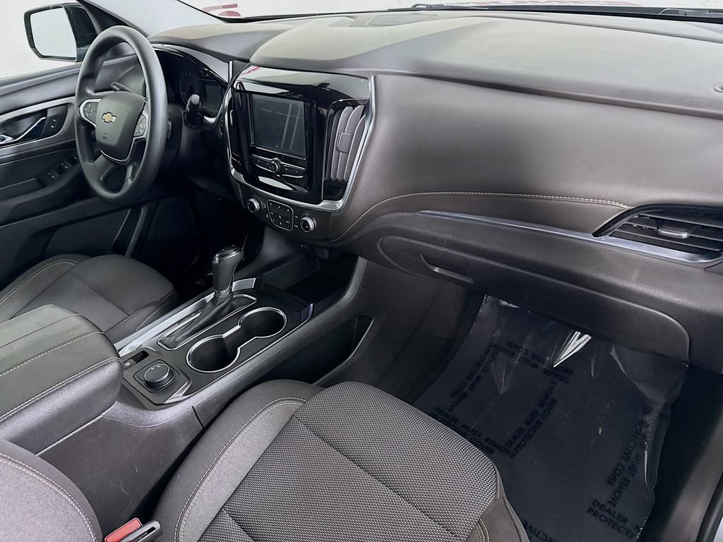 Used 2018 Chevrolet Traverse LS FWD image 31