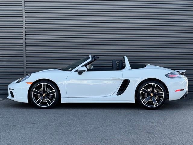 Used 2024 Porsche 718 Boxster RWD image 28