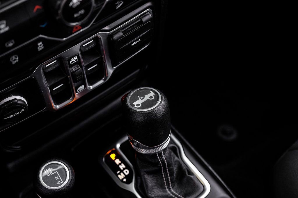 Used 2020 Jeep Wrangler Unlimited Sahara image 36