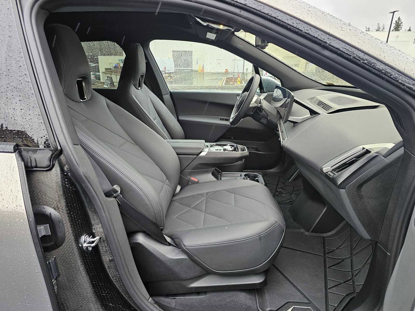 Used 2025 BMW iX xDrive50 w/ Sport Package image 11