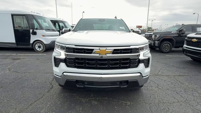 Used 2024 Chevrolet Silverado 1500 LT AWD/4WD image 3