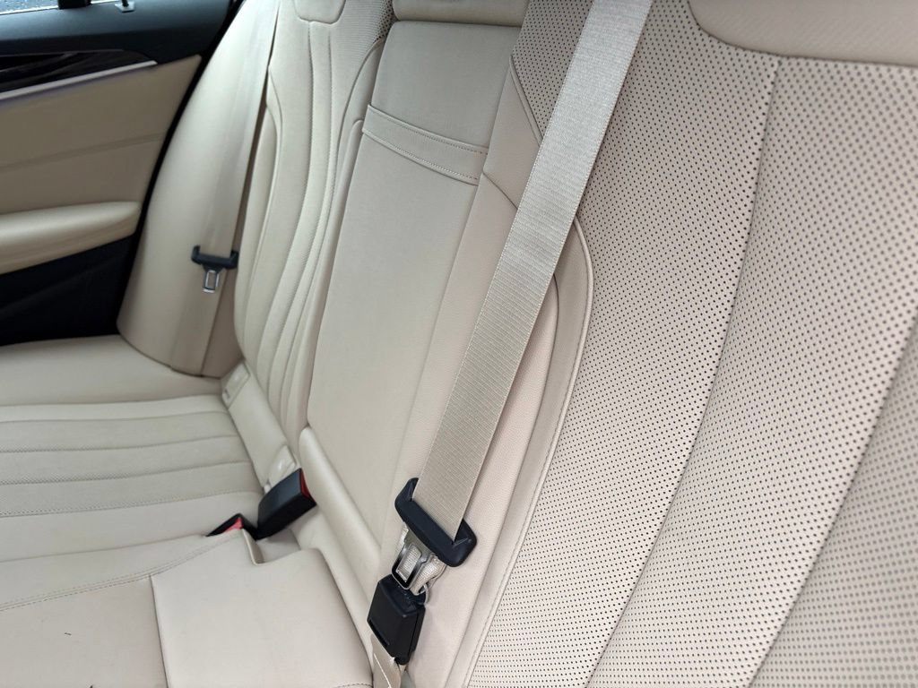 Certified 2023 BMW 530i xDrive w/ Premium Package AWD/4WD image 7