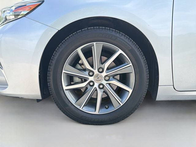 Used 2016 Lexus ES 300h w/ Luxury Package w/Wood Trim image 41