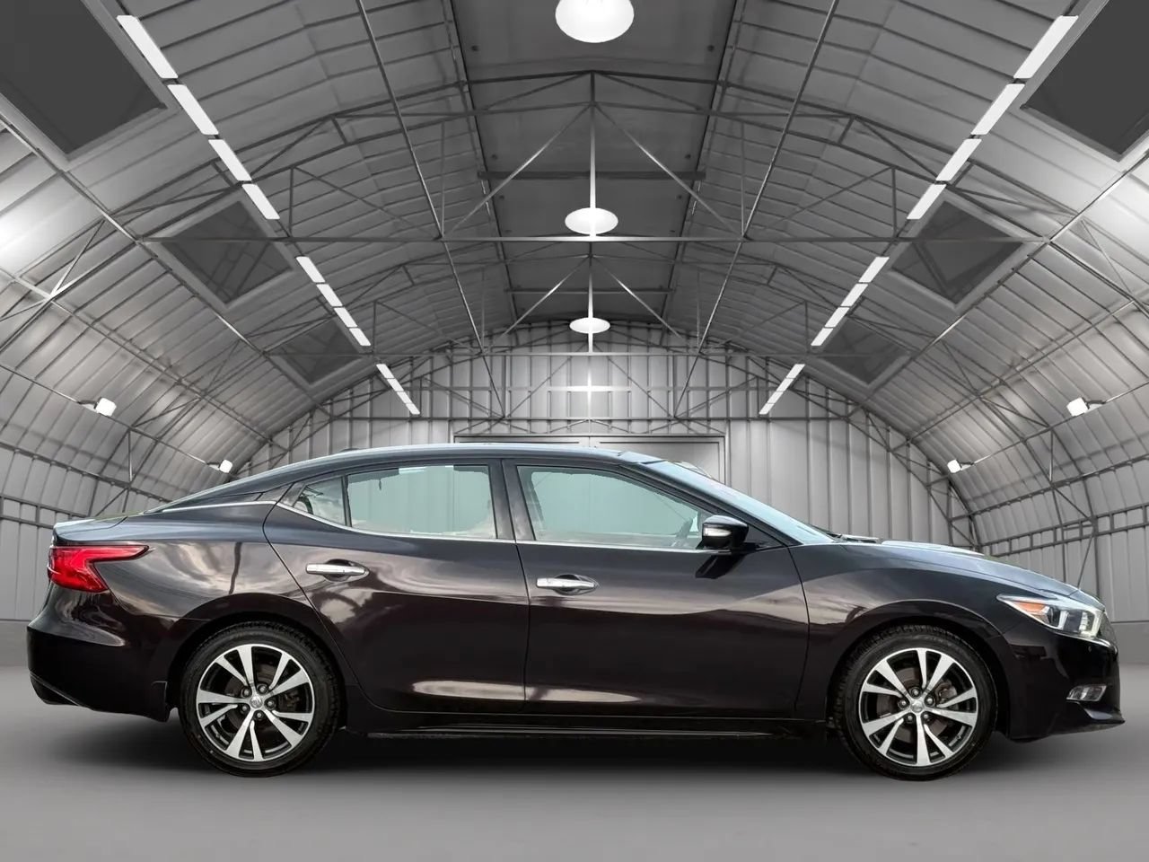 Used 2017 Nissan Maxima Platinum w/ Interior Lighting Package FWD image 8