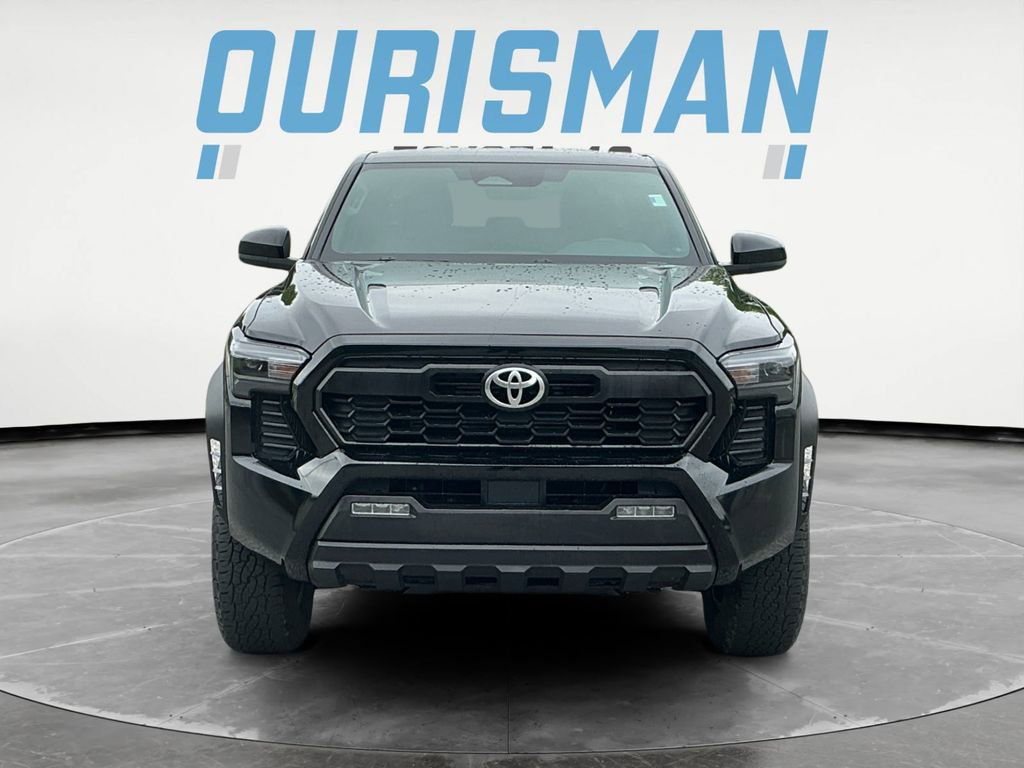 Certified 2025 Toyota Tacoma TRD Off-Road AWD/4WD image 2