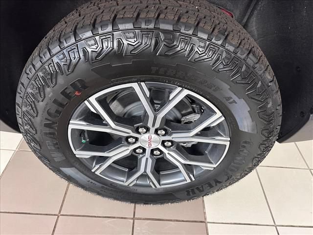 New 2026 GMC Acadia AT4 w/ Luxury Package AWD/4WD image 16