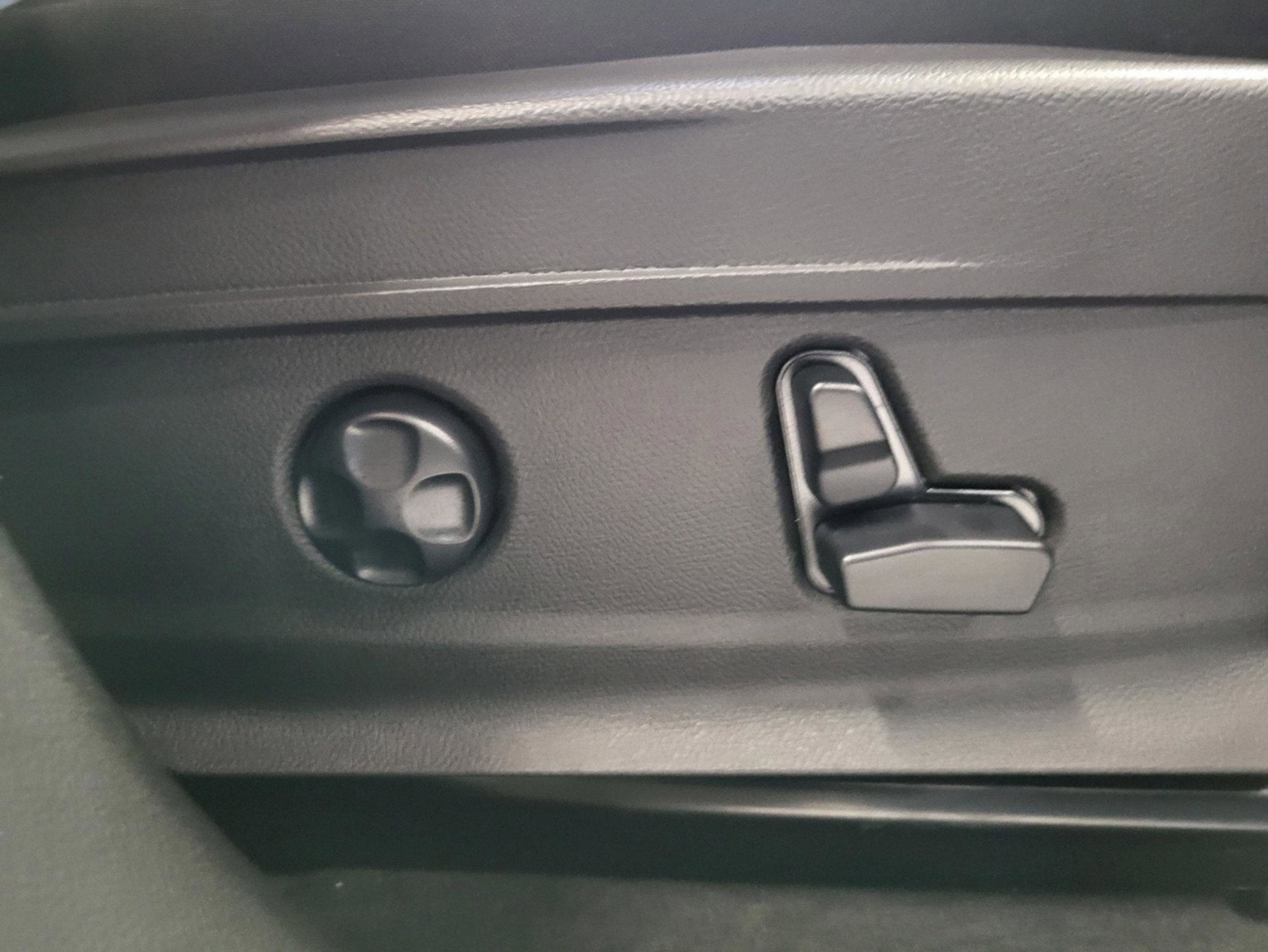 New 2025 Alfa Romeo Stelvio Sprint image 16