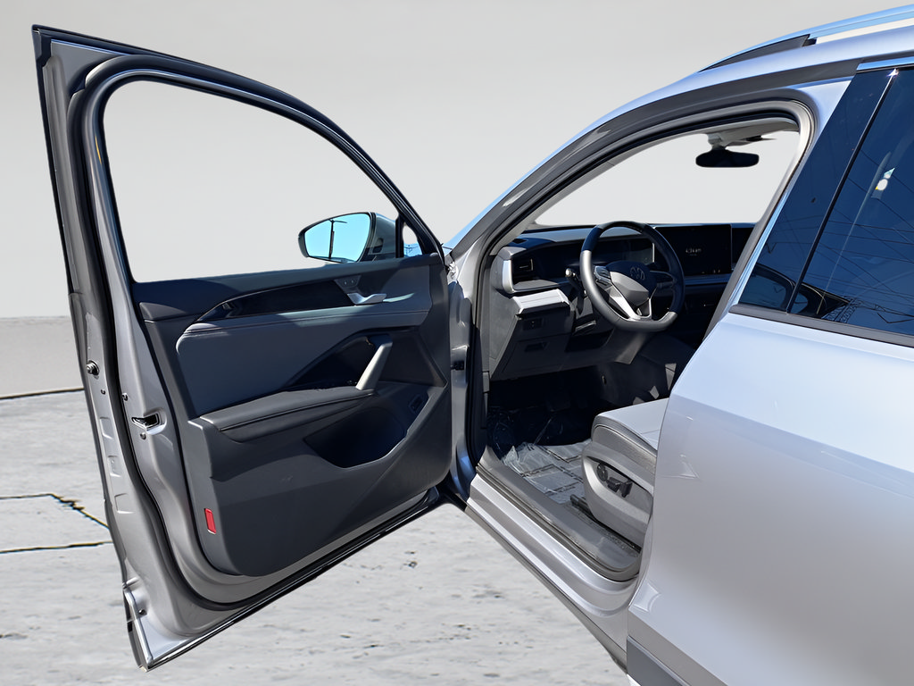 New 2025 Volkswagen Tiguan SE FWD image 11