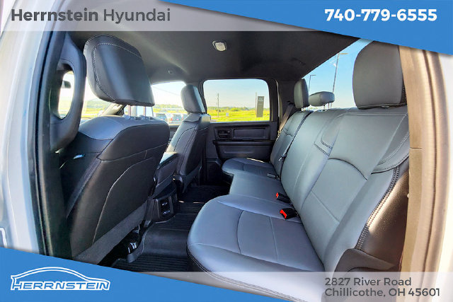Used 2024 RAM 3500 Tradesman w/ Chrome Appearance Group AWD/4WD image 6