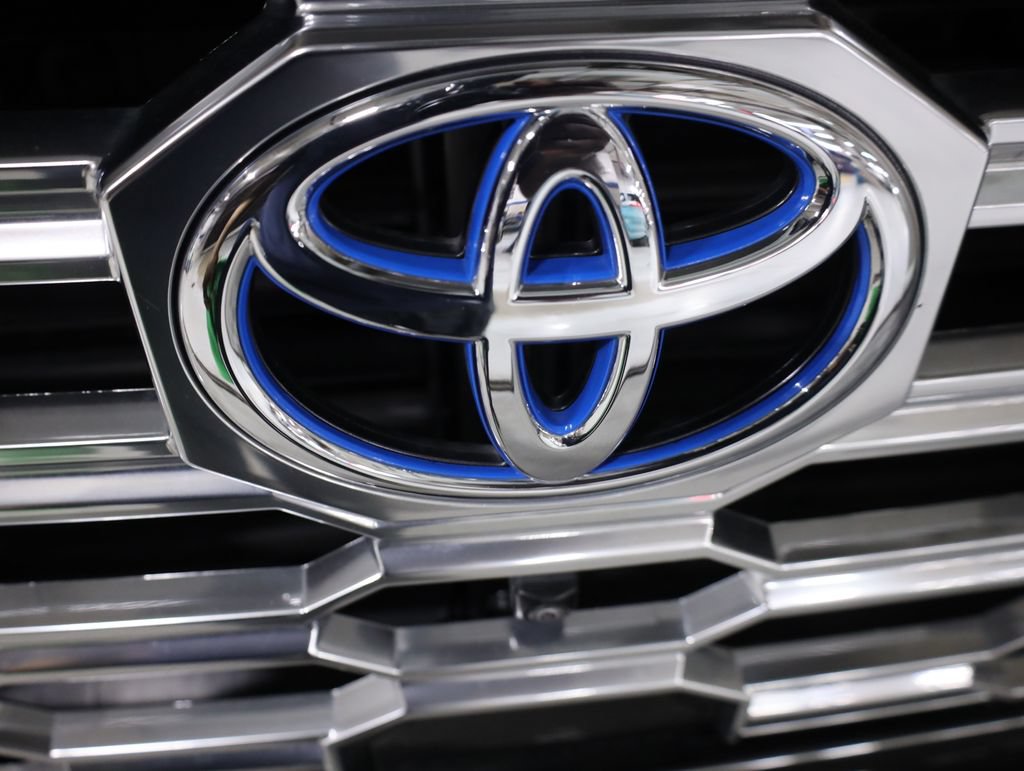 Used 2024 Toyota Sequoia Capstone AWD/4WD image 82