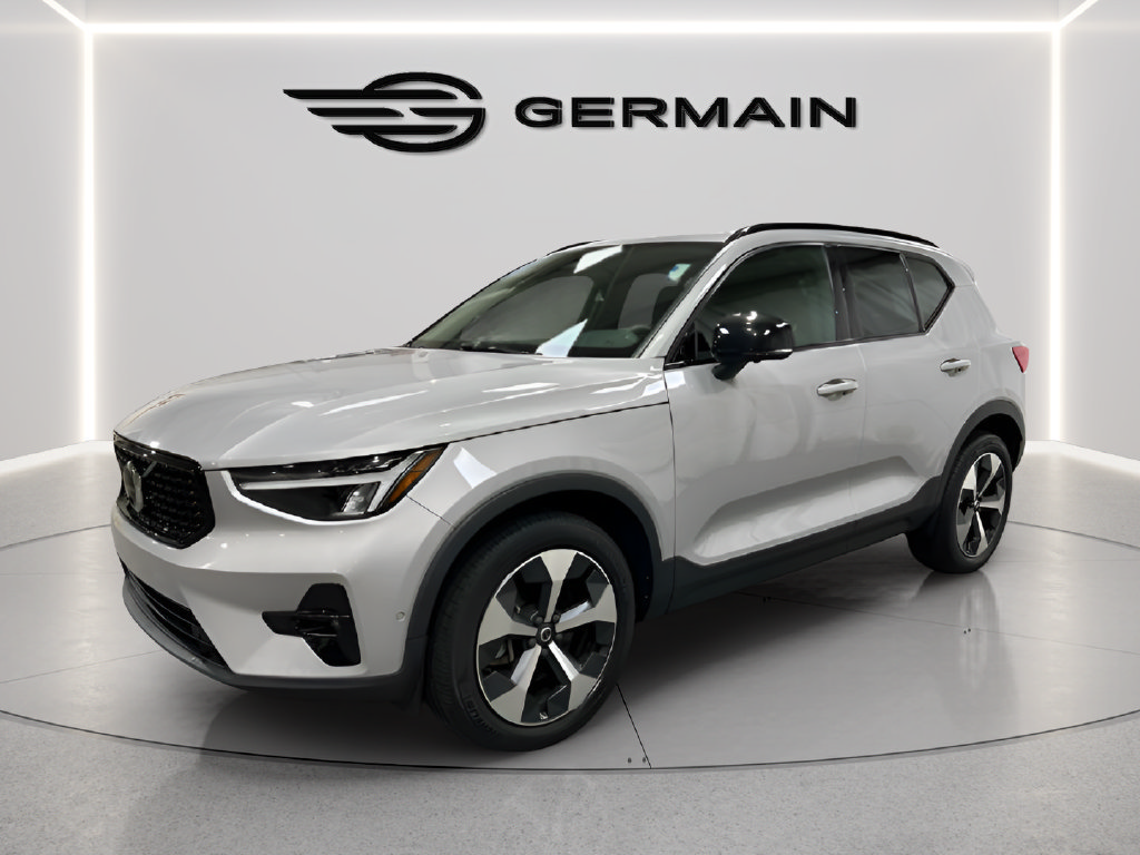 Used 2023 Volvo XC40 B4 Ultimate FWD image 4