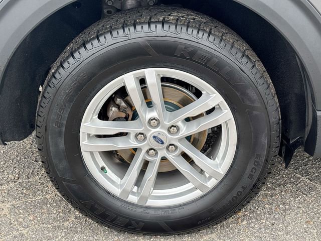 Used 2022 Ford Explorer XLT image 11