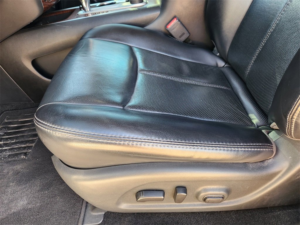 Used 2018 Nissan Pathfinder Platinum image 23