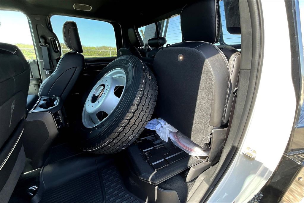 Used 2024 RAM 4500 4x4 Crew Cab DRW image 15