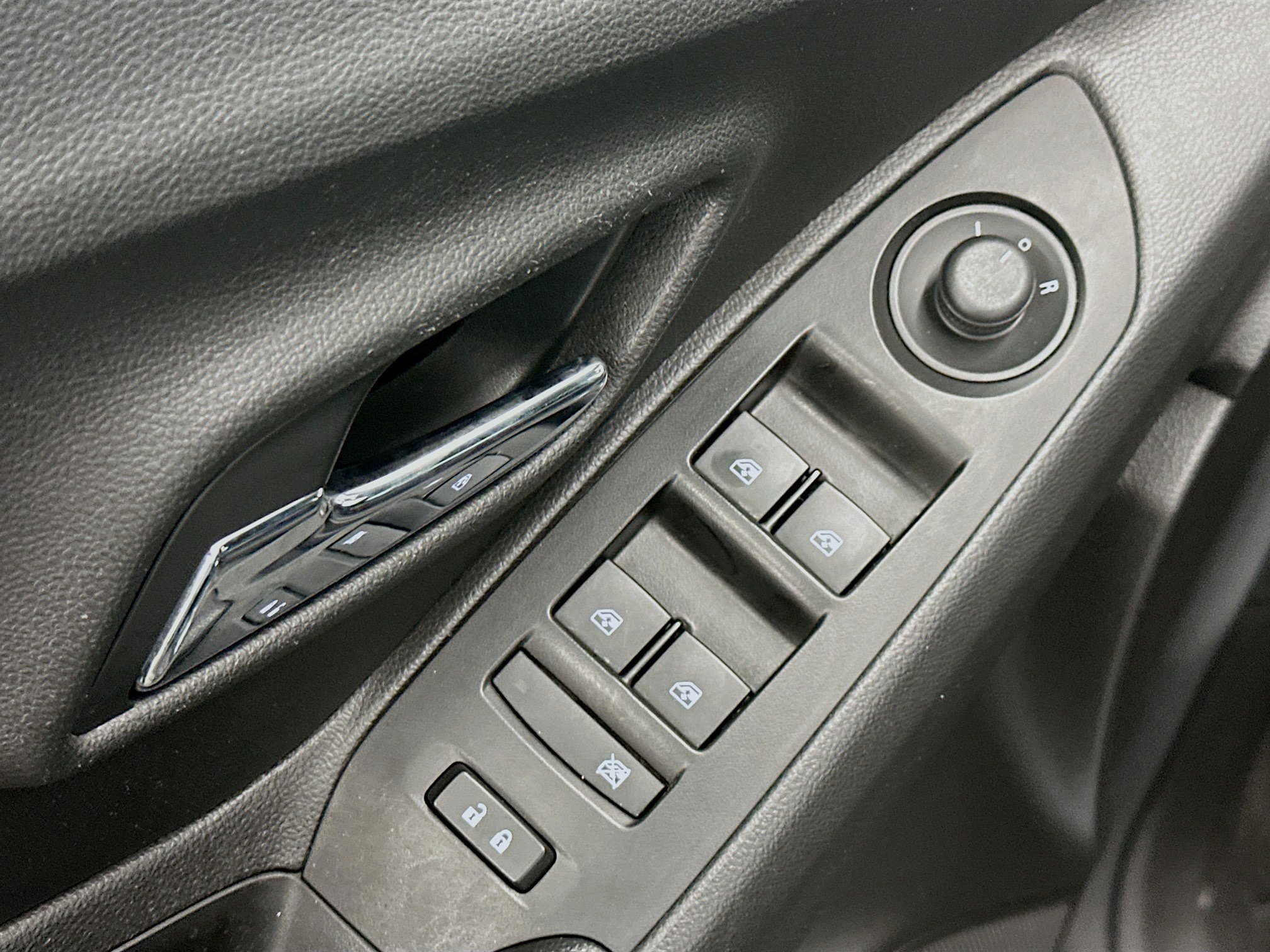 Used 2021 Chevrolet Trax LT w/ LT Convenience Package image 15