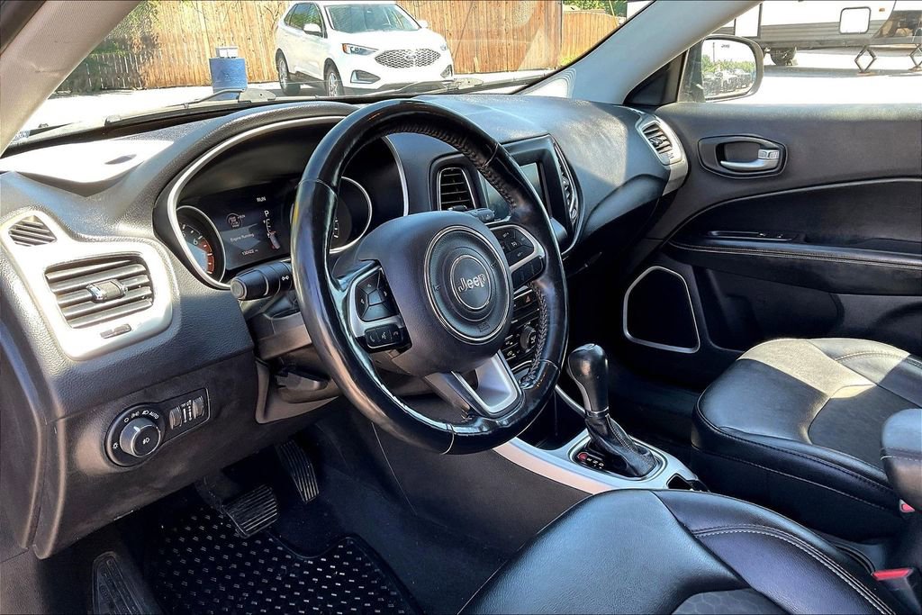 Used 2018 Jeep Compass Latitude w/ Popular Equipment Group FWD image 13